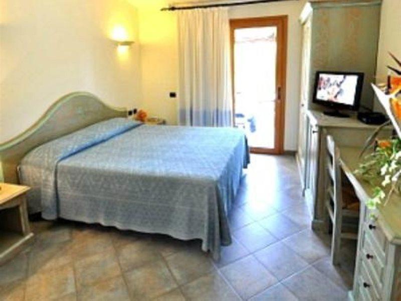 Hotel Su Giganti Villasimius Exterior photo