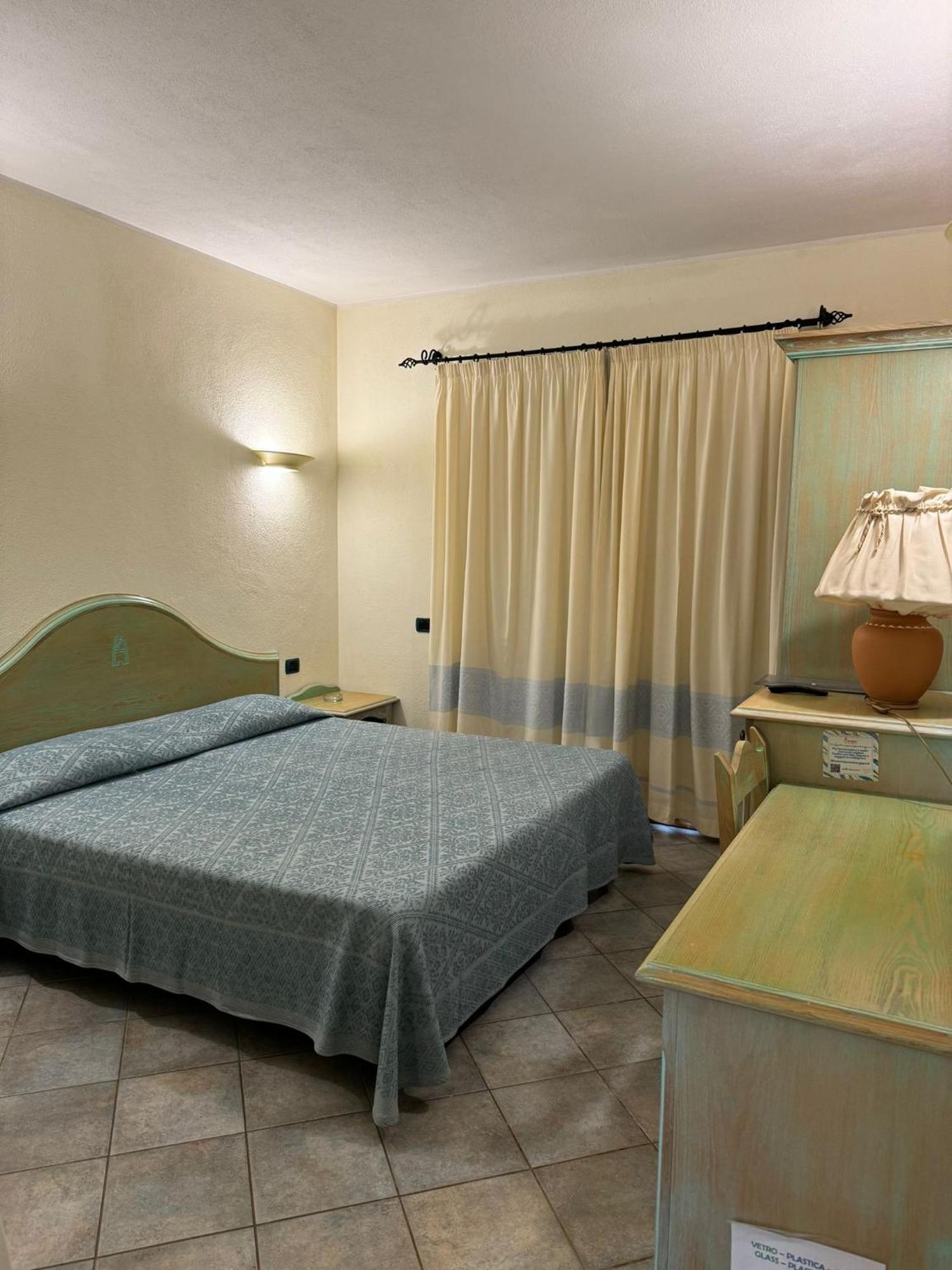 Hotel Su Giganti Villasimius Exterior photo