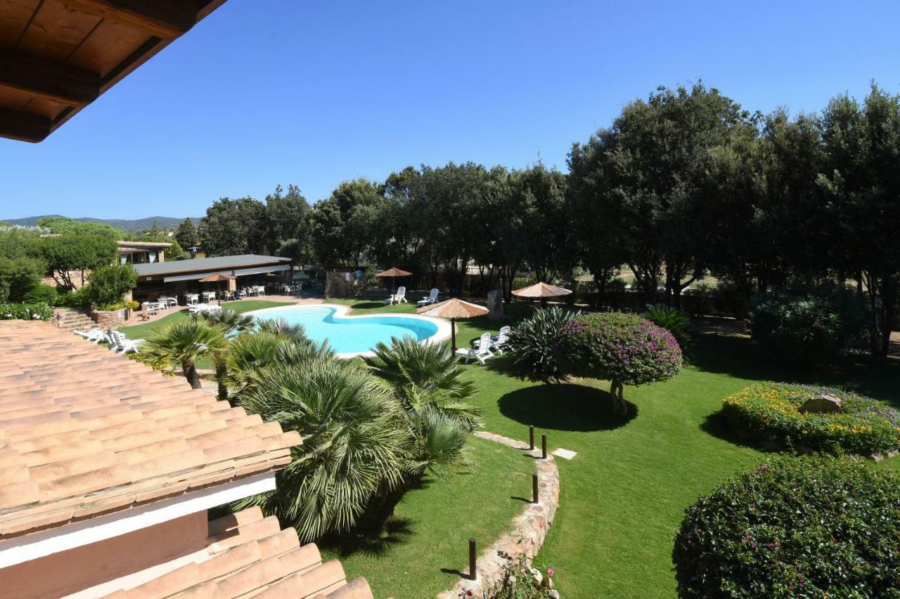 Hotel Su Giganti Villasimius Exterior photo
