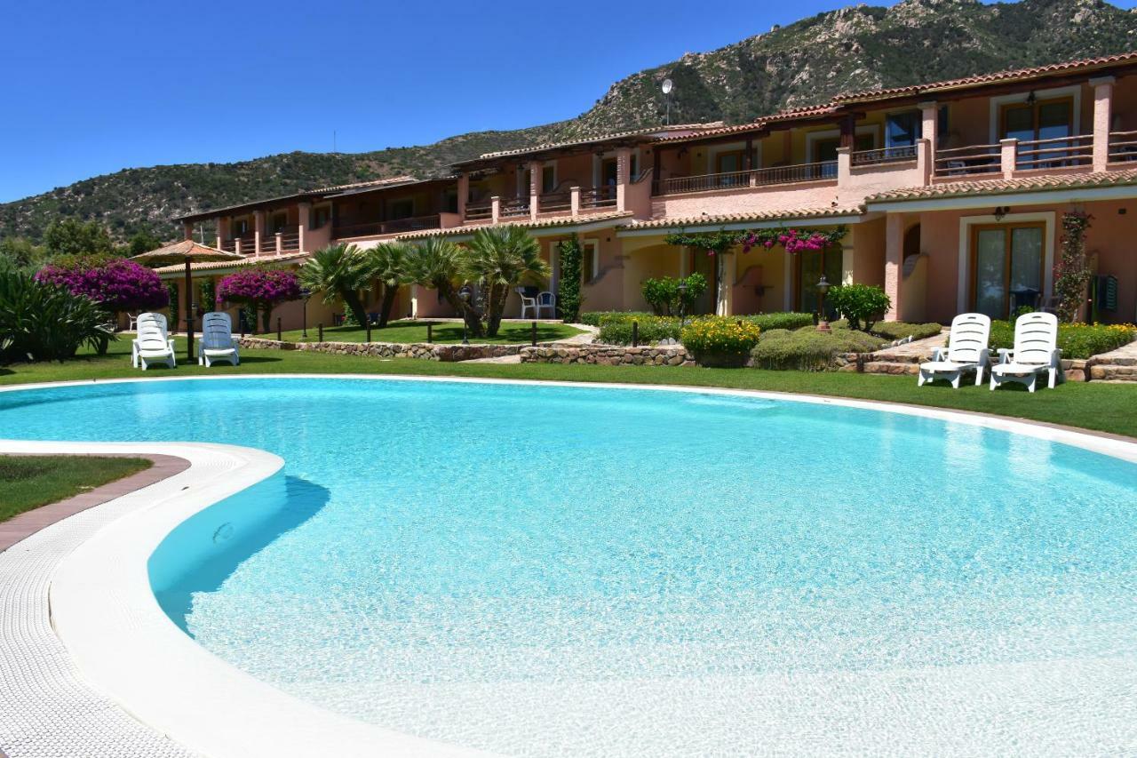 Hotel Su Giganti Villasimius Exterior photo