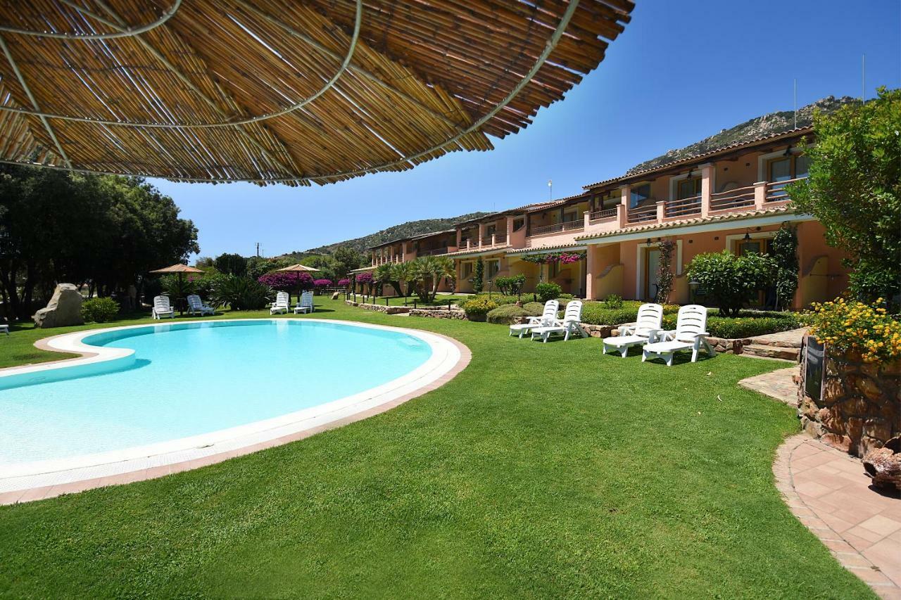 Hotel Su Giganti Villasimius Exterior photo
