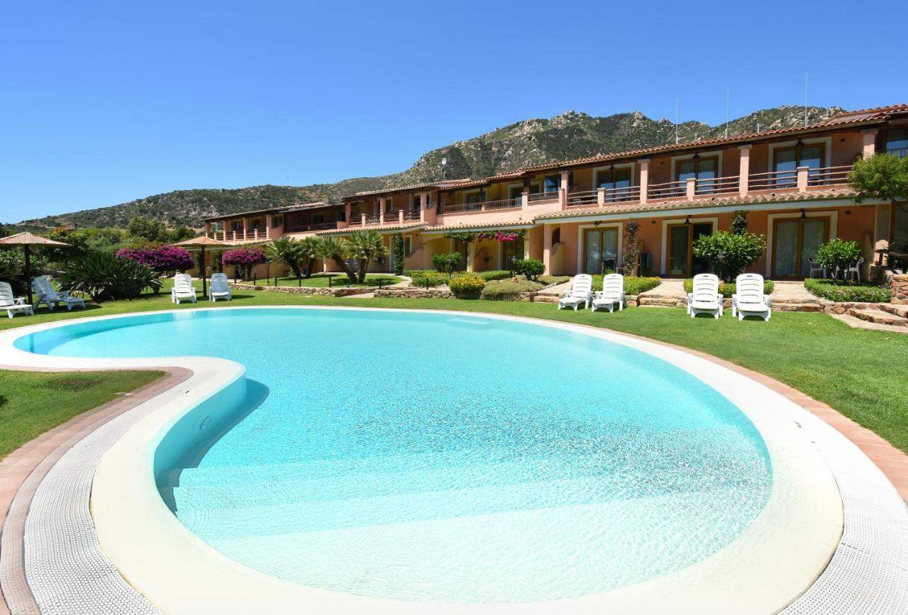 Hotel Su Giganti Villasimius Exterior photo