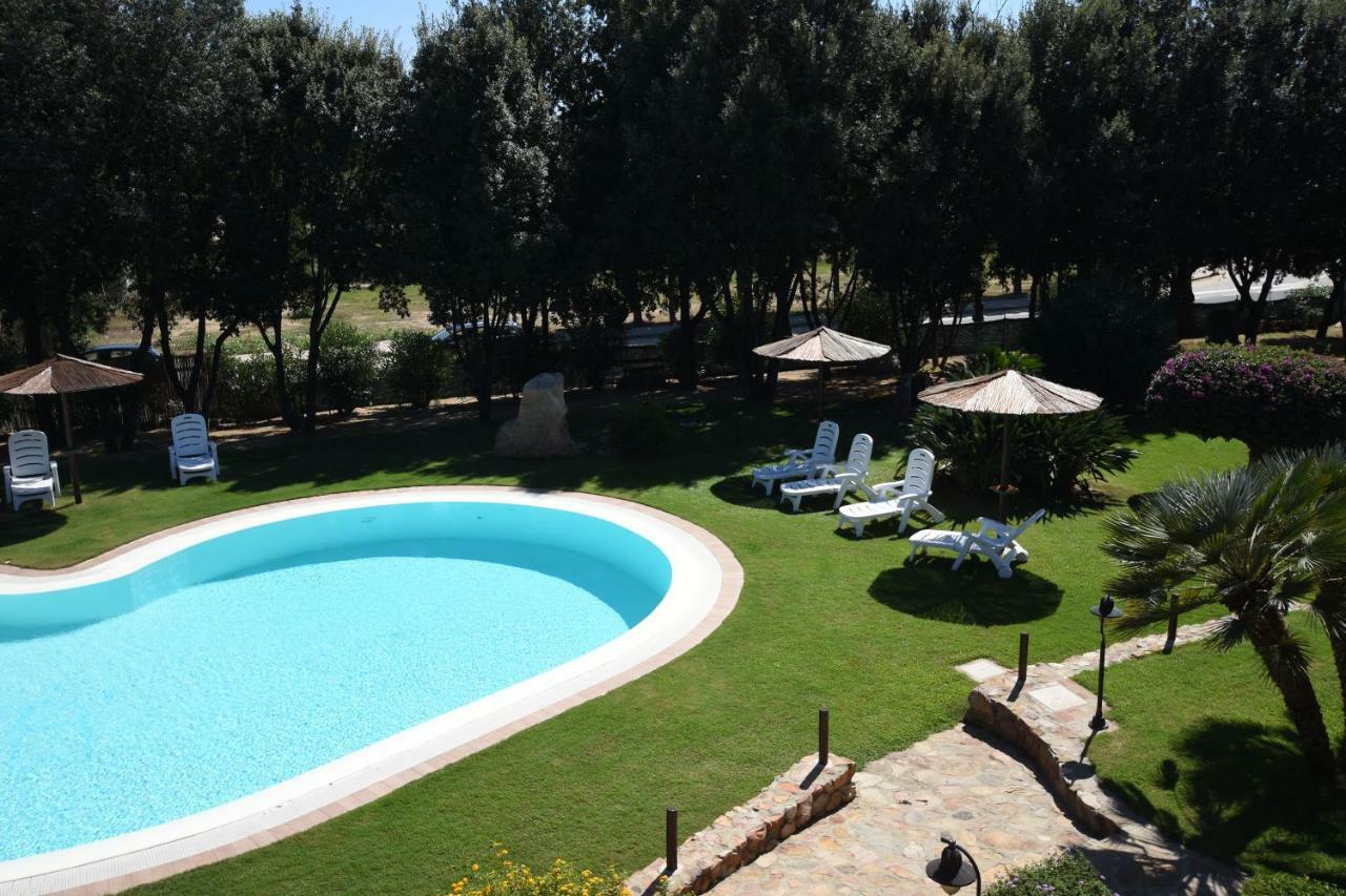 Hotel Su Giganti Villasimius Exterior photo