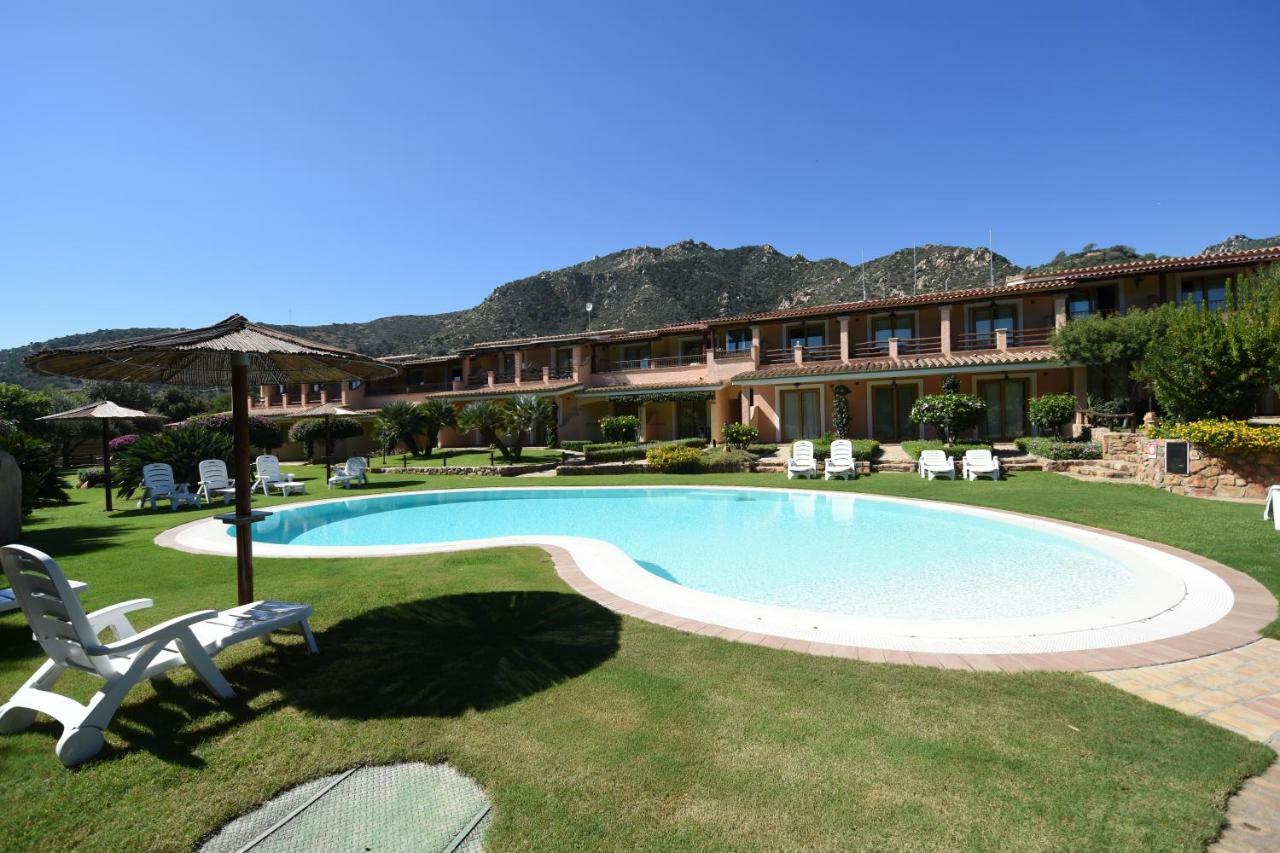 Hotel Su Giganti Villasimius Exterior photo